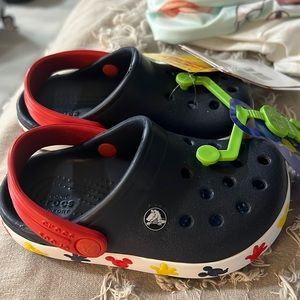 CROCs Disney NWT